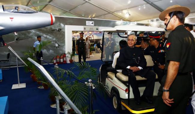 President Pranab Mukherjee visits Golden Jubilee commemorative exhibition of 1965 Indo-Pak War 