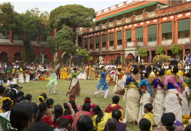 Kolkata: RBU celebrates Basanta Utsav 