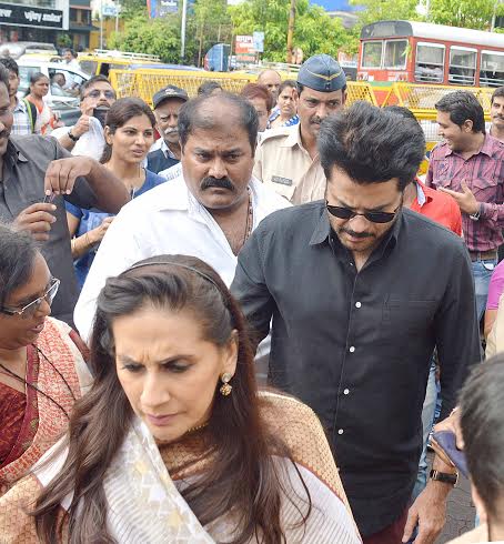 Anil Kapoor visits Siddhivinayak Temple with wife Sunita
