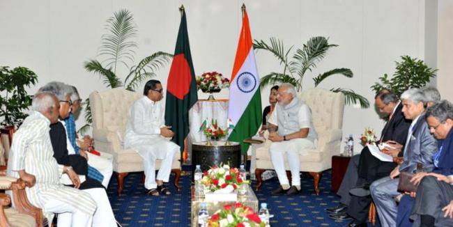 PM Modi meets political leaders in Bangladesh