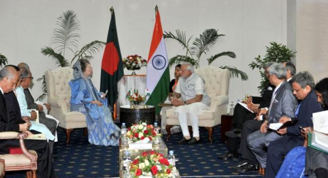 PM Modi meets political leaders in Bangladesh