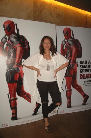 Sonakshi, Sidharth Malhotra attends Deadpool screening 