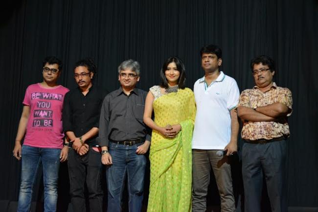 Cast members of Sangabora attend premiere in Kolkata