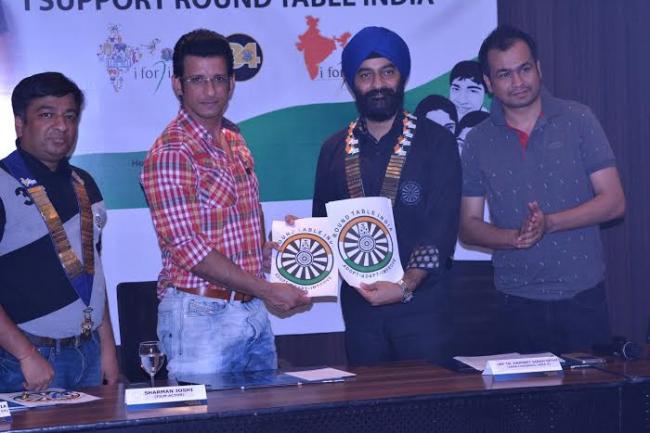Bollywood actor Sharman Joshi visits Kolkata