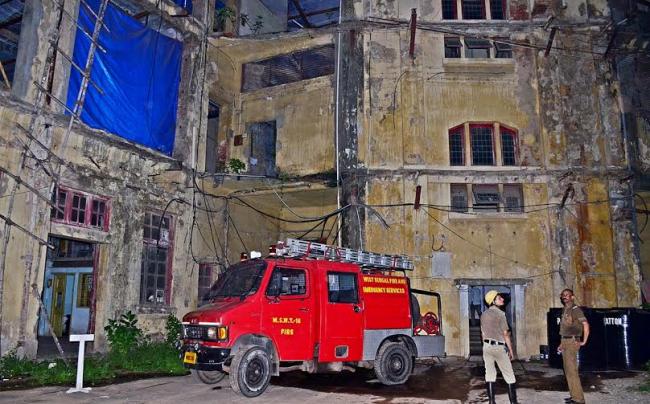 Fire breaks out at Statesman House in Kolkata