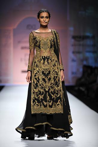 Amazon India Fashion Week: Malaika Arora Khan walks the ramp for Mandira Wirk