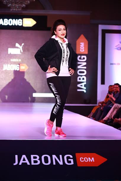 Kolkata: Rituparna Sengupta glams up Jabong Fashion Show