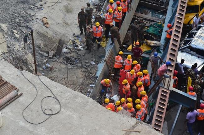 Over 10 killed in Kolkata under construction fly over collapse 