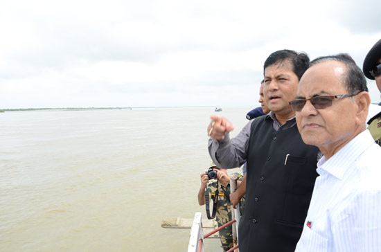Sarbananda Sonowal inspects border areas of Indo-Bangla Border 