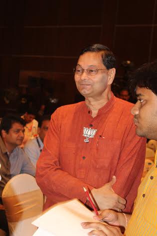 Kolkata: Election debate heats up Bengal politics