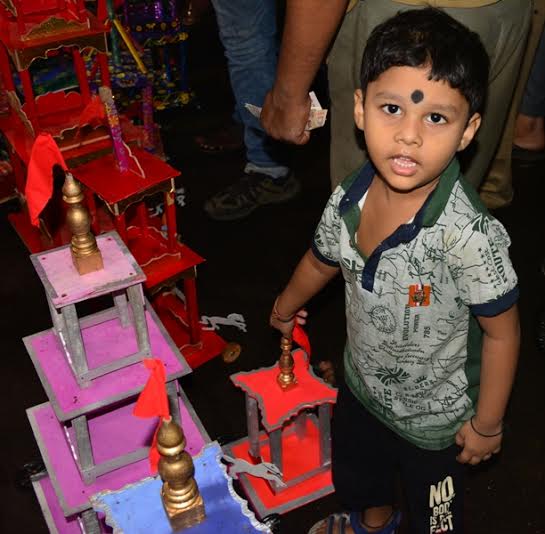 Kolkata kids indulge themselves in shopping ahead of Ratha Yatra