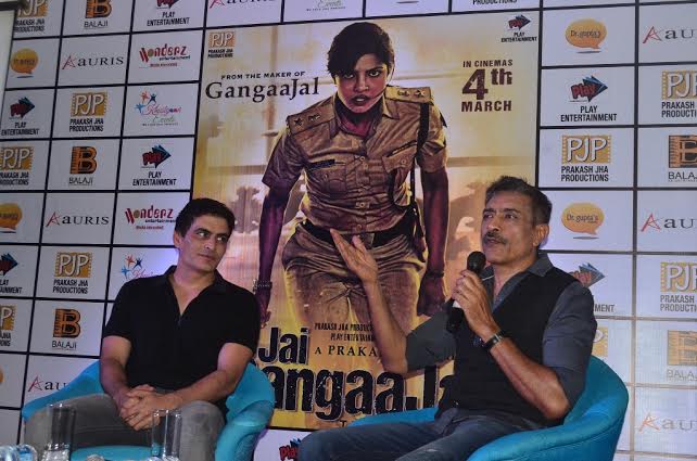 Prakash Jha visits Kolkata to promote 'Jai Gangaajal' 