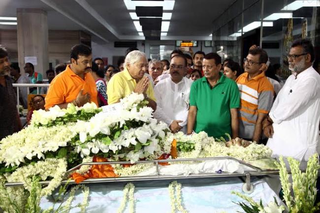 Mamata Banerjee, others pay tributes to Amal Dutta