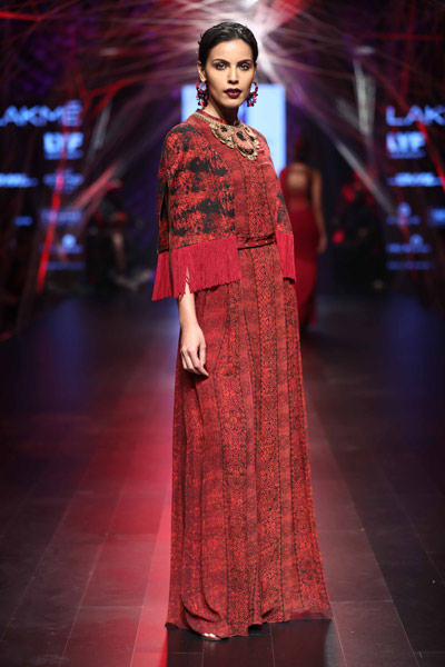 LFW: Kangana Ranaut walks for designer Tarun Tahliani