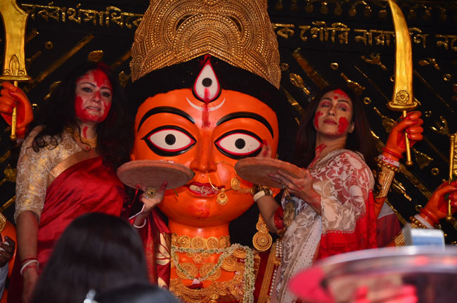 Kolkata's Chalta Bagan Lohapatty Durga Puja witnesses star-studded Sindur Khela today