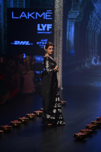 Dia Mirza sizzles Lakme Fashion Week ramp