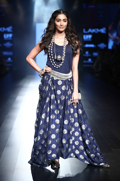LFW Day 5: Pooja Hegde walks the ramp for Amoh by Jade