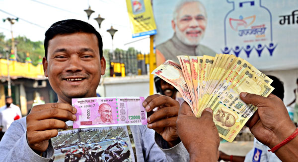 India copes with currency demonetization effect daylong