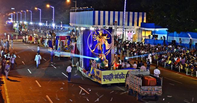 Kolkata witnesses grand Durga Puja finale with immersion carnival on Red Road