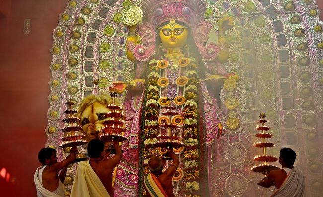 Kolkata celebrates Jagadhatri Puja
