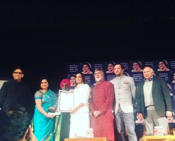 Team Neerja presents Neerja Bhanot bravery award in Chandigarh