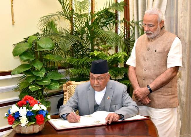 The Prime Minister of Nepal, K.P. Sharma Oli with the Prime Minister, Narendra Modi, at the Ceremonial Reception, at Rashtrapati Bhavan