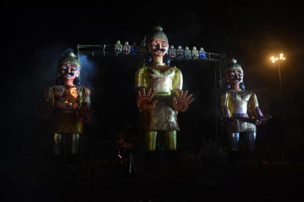 60-feet-tall Ravana burnt on Dussehra in Kolkata's Salt Lake
