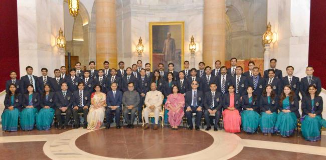 Ram Nath Kovind with probationers of 67th (2015) batch of Indian Revenue Service