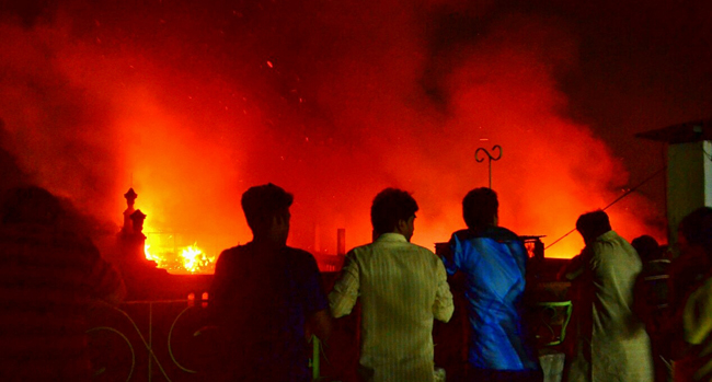 Major fire breaks out in Kolkata's Burrabazar 