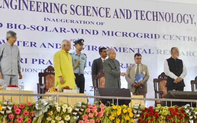  Pranab Mukherjee being felicitated at the presentation of Dr. Malati Allen Noble Award, Dr. Sarkar Allen Mahatma Mahnemann Award and Dr. Sarkar Allen Swamiji Award instituted by the Dr. Malati Allen Charitable Trust,