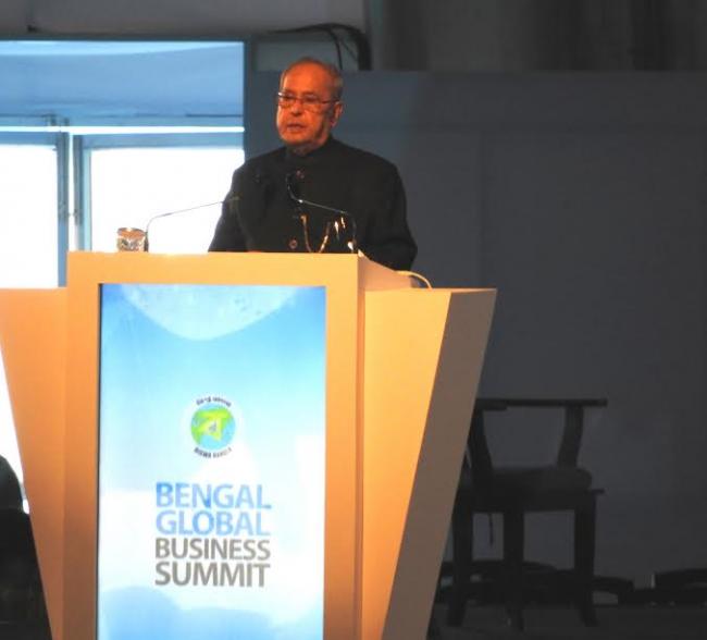 Pranab Mukherjee lighting the inaugural lamp at the Bengal Global Business Summit in Kolkata