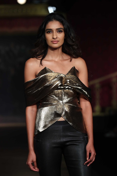 Shilpa Shetty walks down ramp for Monisha Jaising in India Couture Week 2017