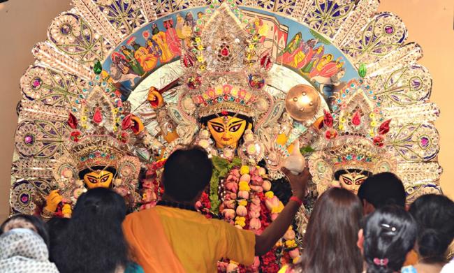 Koel Mullick celebrates Durga Pujo