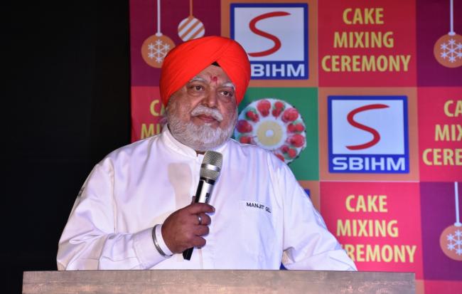 Actor Arjun Chakraborty and Chef Manjit Singh Gill join SBIHM students at their cake mixing ceremony