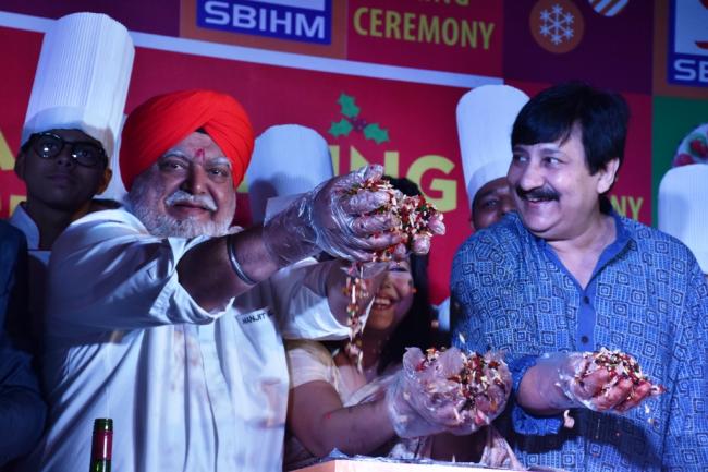 Actor Arjun Chakraborty and Chef Manjit Singh Gill join SBIHM students at their cake mixing ceremony