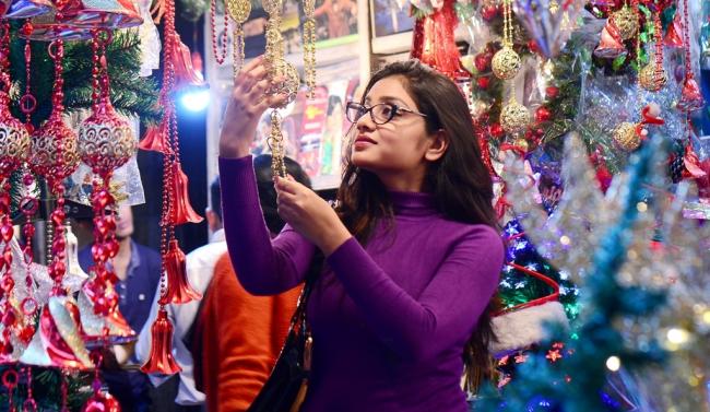 Kolkata finishes last minute Christmas shopping
