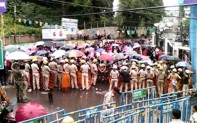 Darjeeling protest of GJM turns violent