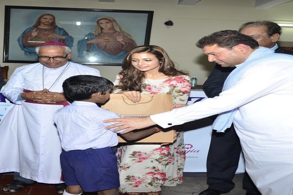 Koel Mullick, Sundeep Bhutoria celebrates Children's Day in Koljata