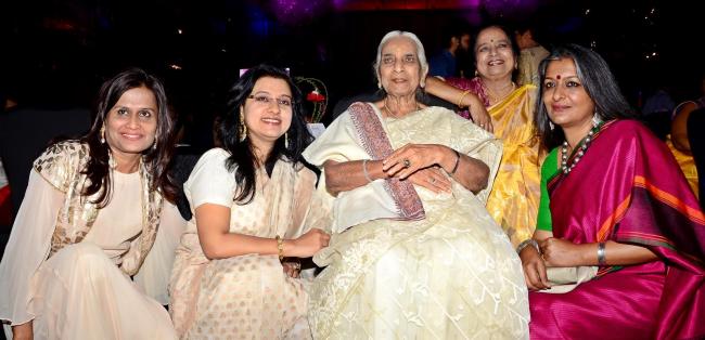 Kolkata: Vidya Balan and Girja Devi awarded