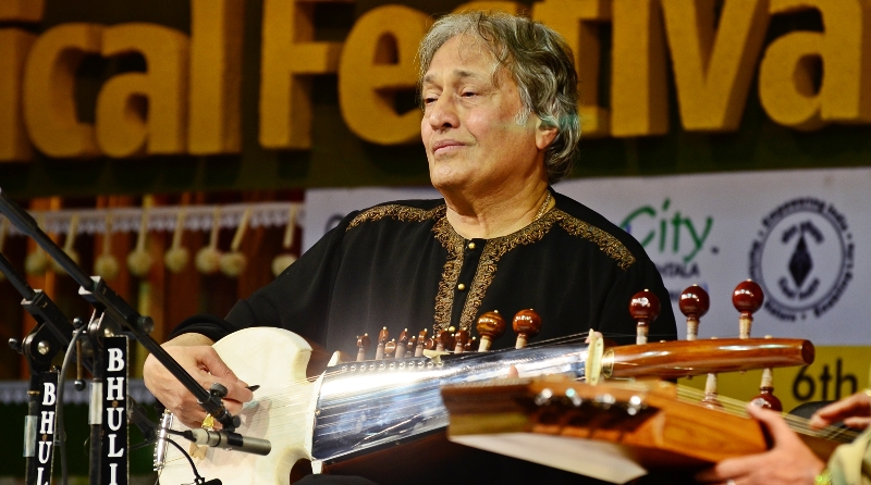 Sarod Maestro Ustad Amjad Ali Khan captures hearts in Kolkata with captivating performance 