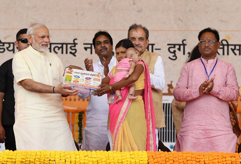  PM Modi distributes laptops, certificates, cheques to beneficiaries in Bhilai, Chhattisgarh 