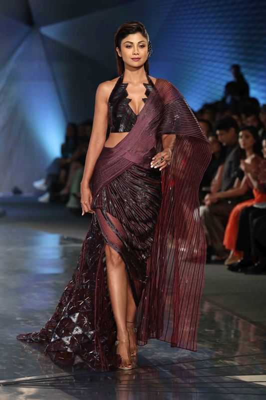 Shilpa Shetty walks for Amit Aggarwal in India Couture Week