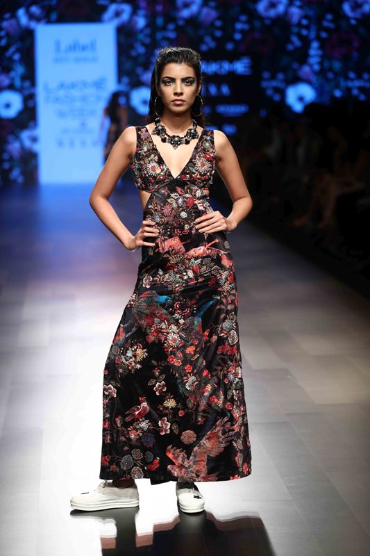 Bollywood actress Taapsee Pannu sizzles LFW ramp