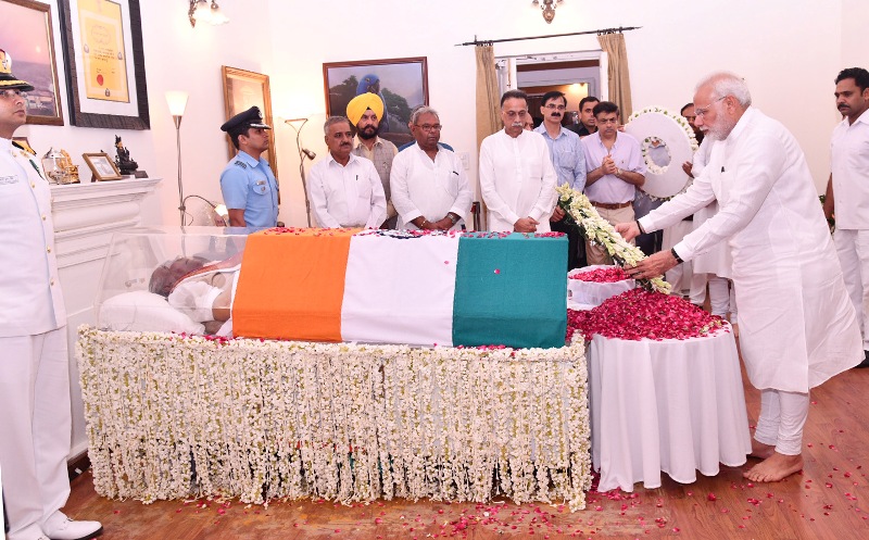 Leaders pay tribute to Vajpayee