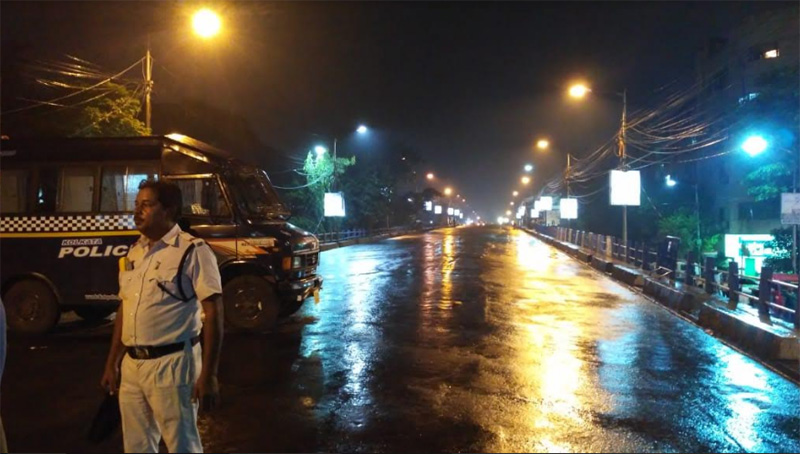 Kolkata Police cordon off Majherhat area following bridge collapse
