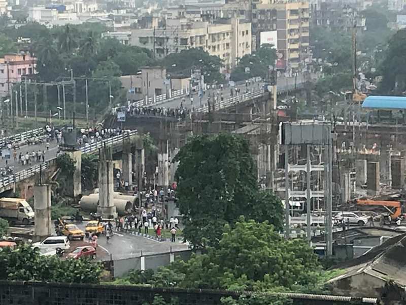Majherhat bridge collapses in south Kolkata