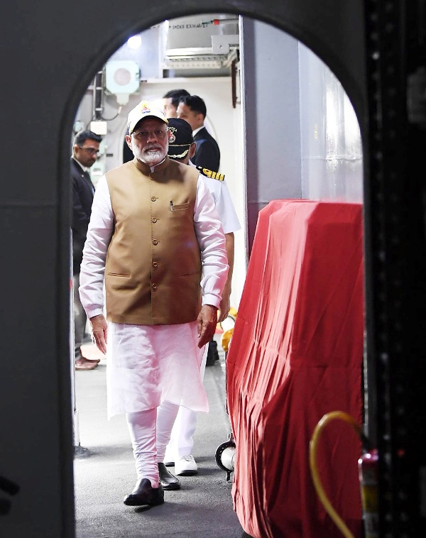Narendra Modi enplanes for India after three-nation visit 