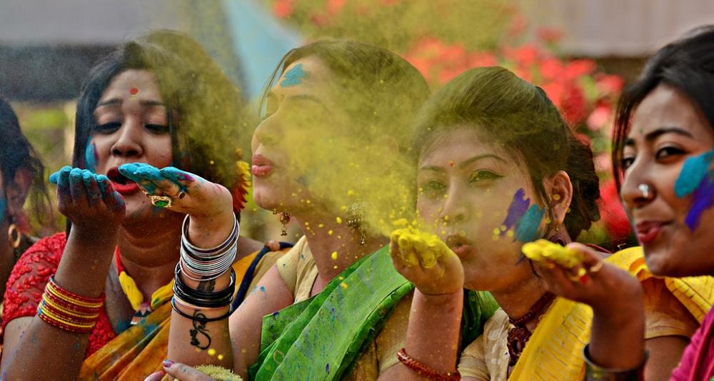Kolkata celebrates festival of colours