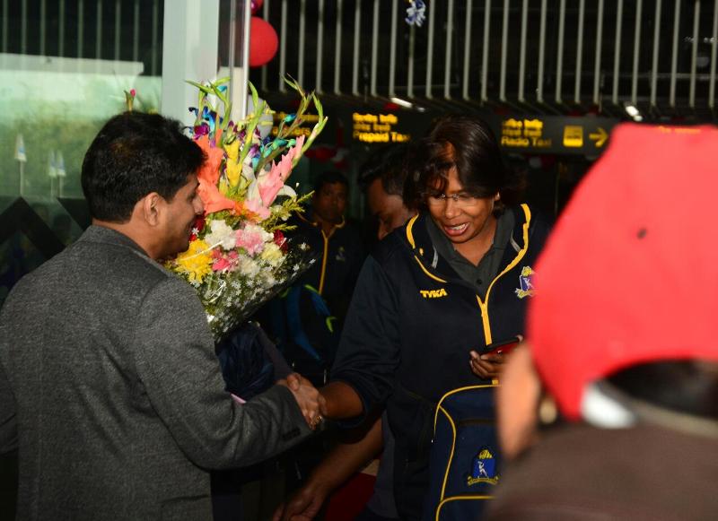 Jhulan Goswami and her team return home 