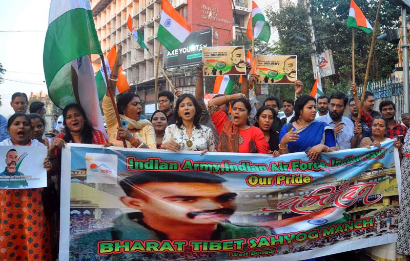 Members of Bharat Tibet Sahyog Manch West Bengal celebrate Abhinandan's release